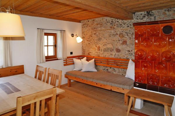 Ferienhaus Österreich Bad Häring 6 Personen - Kachelofen Ferienhaus Österreich Bad Häring 6 Personen